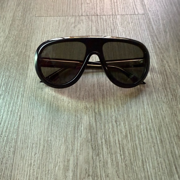 quay australia set list black aviator shield shape statement sunglasses eyewear - Picture 1 of 4